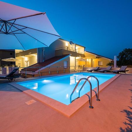 Villa Petra S Bazenom, Rostiljem I Parkingom Zadar Extérieur photo