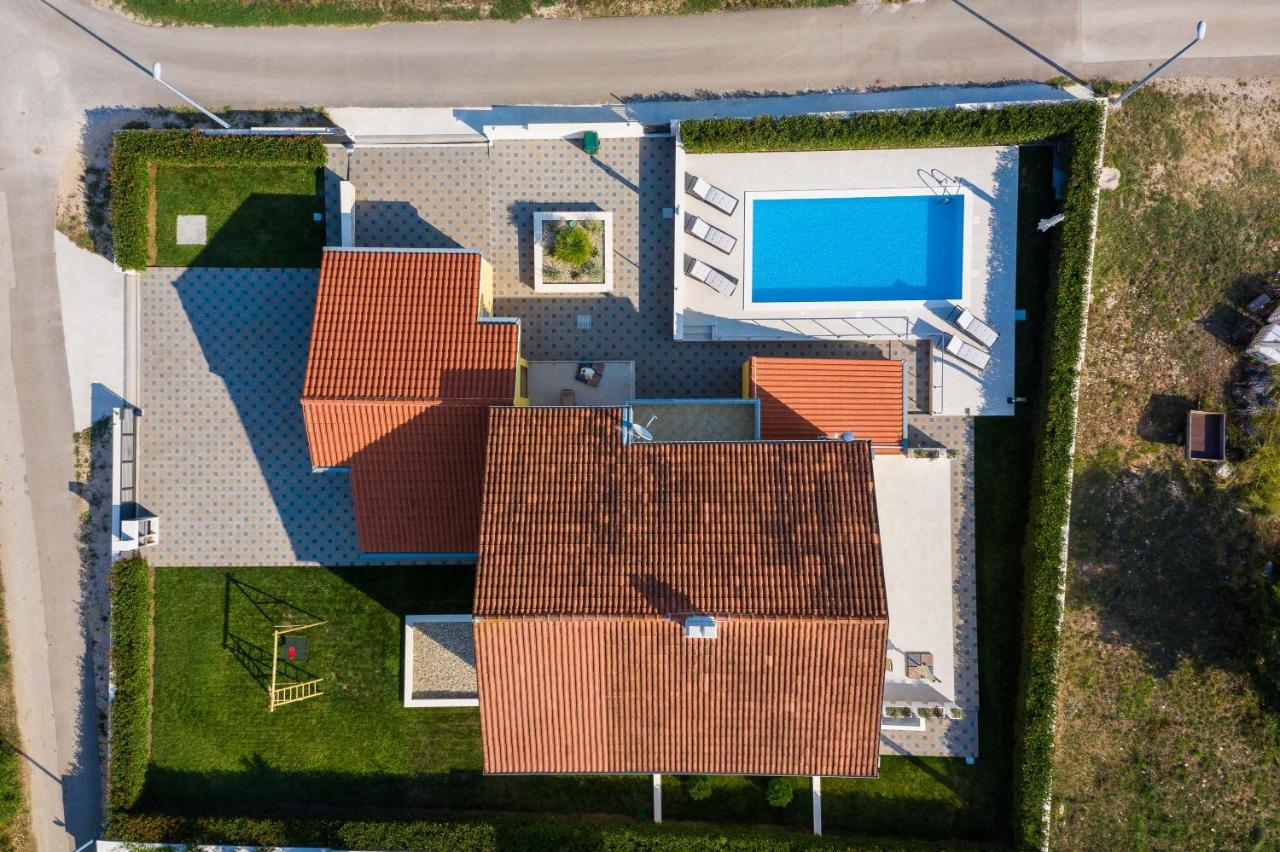 Villa Petra S Bazenom, Rostiljem I Parkingom Zadar Extérieur photo