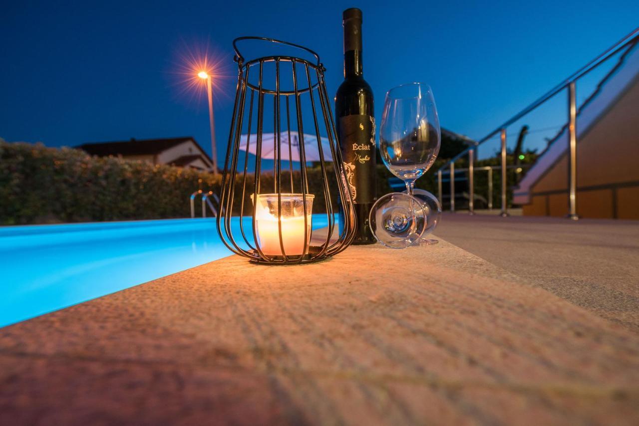 Villa Petra S Bazenom, Rostiljem I Parkingom Zadar Extérieur photo