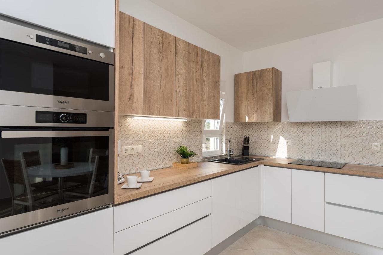 Villa Petra S Bazenom, Rostiljem I Parkingom Zadar Extérieur photo