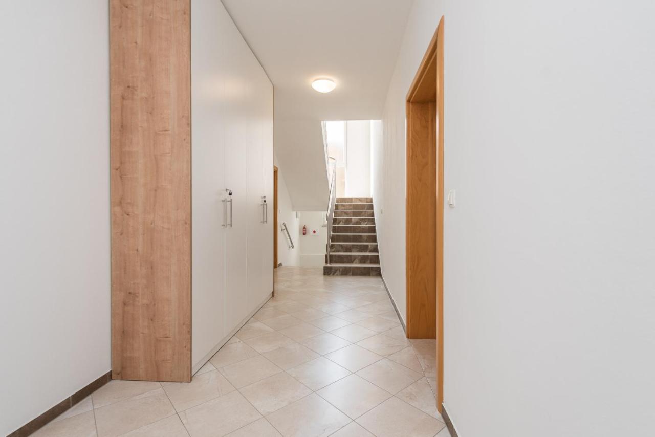 Villa Petra S Bazenom, Rostiljem I Parkingom Zadar Extérieur photo